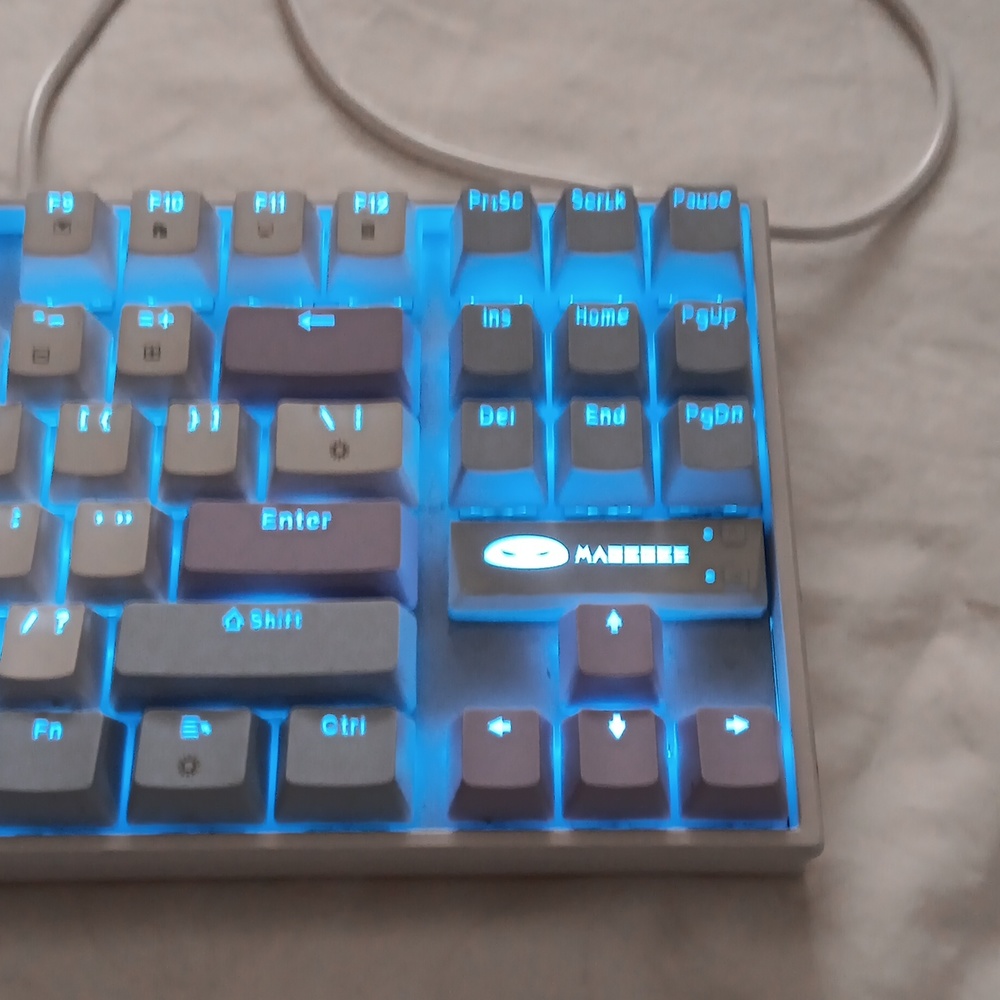 Gaming Keyboard Magegee - Picture 3 of 4